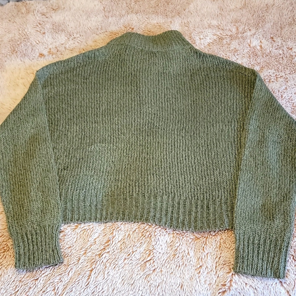 NWT Francesca's Dark Olive Knit Crop Sweater (Medium)